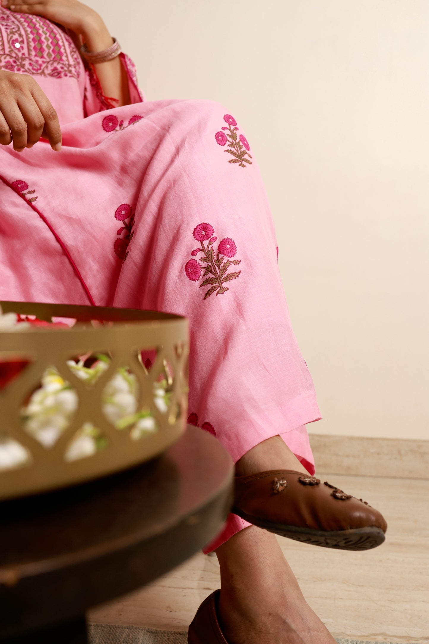 Saanjh Light Pink Kurta Set