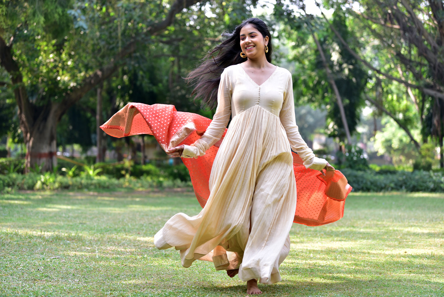 loom-ogaan-featured-statement-piece-beigi-cotton-kurta