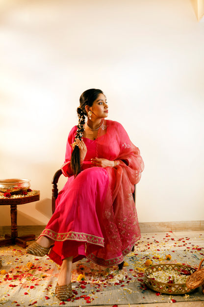 erui rani pink cotton silk kurta pants with contrast organza dupatta, meauiful earrings
